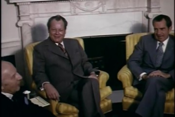 Fotoausschnitt aus einer Deutschlandspiegel-Sendung zur Darstellung des Besuchs von Willy Brandt bei US-Präsident Nixon und des Besuchs von Generalsekräter Leonid Breschnew in Bonn.
