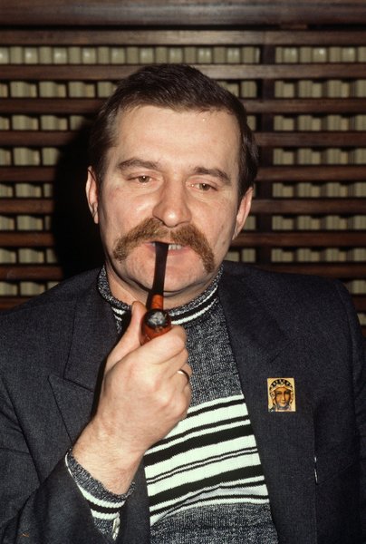 Personal Information: Lech Wałęsa (*1943)